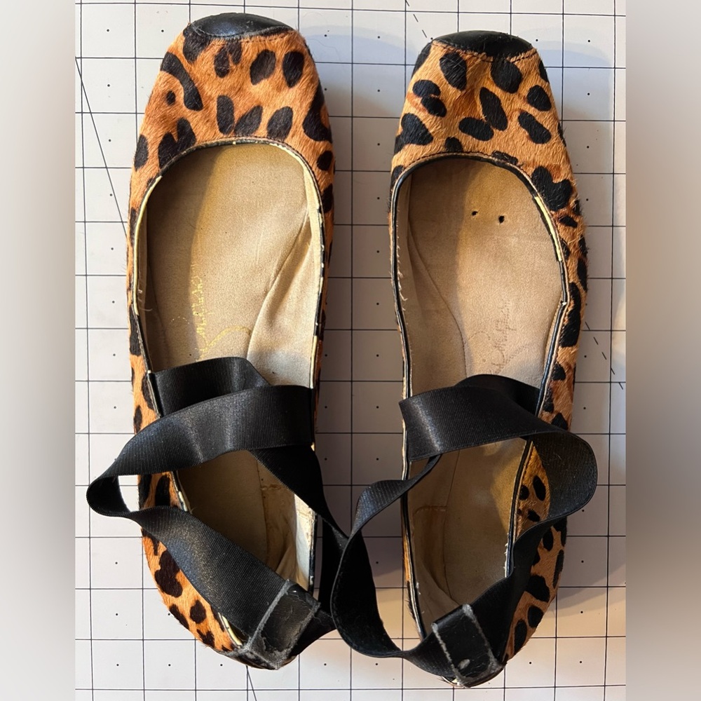 Jessica Simpson Mandalaye Leopard Print Ballet Flats with Black Ribbon Tie 9.5